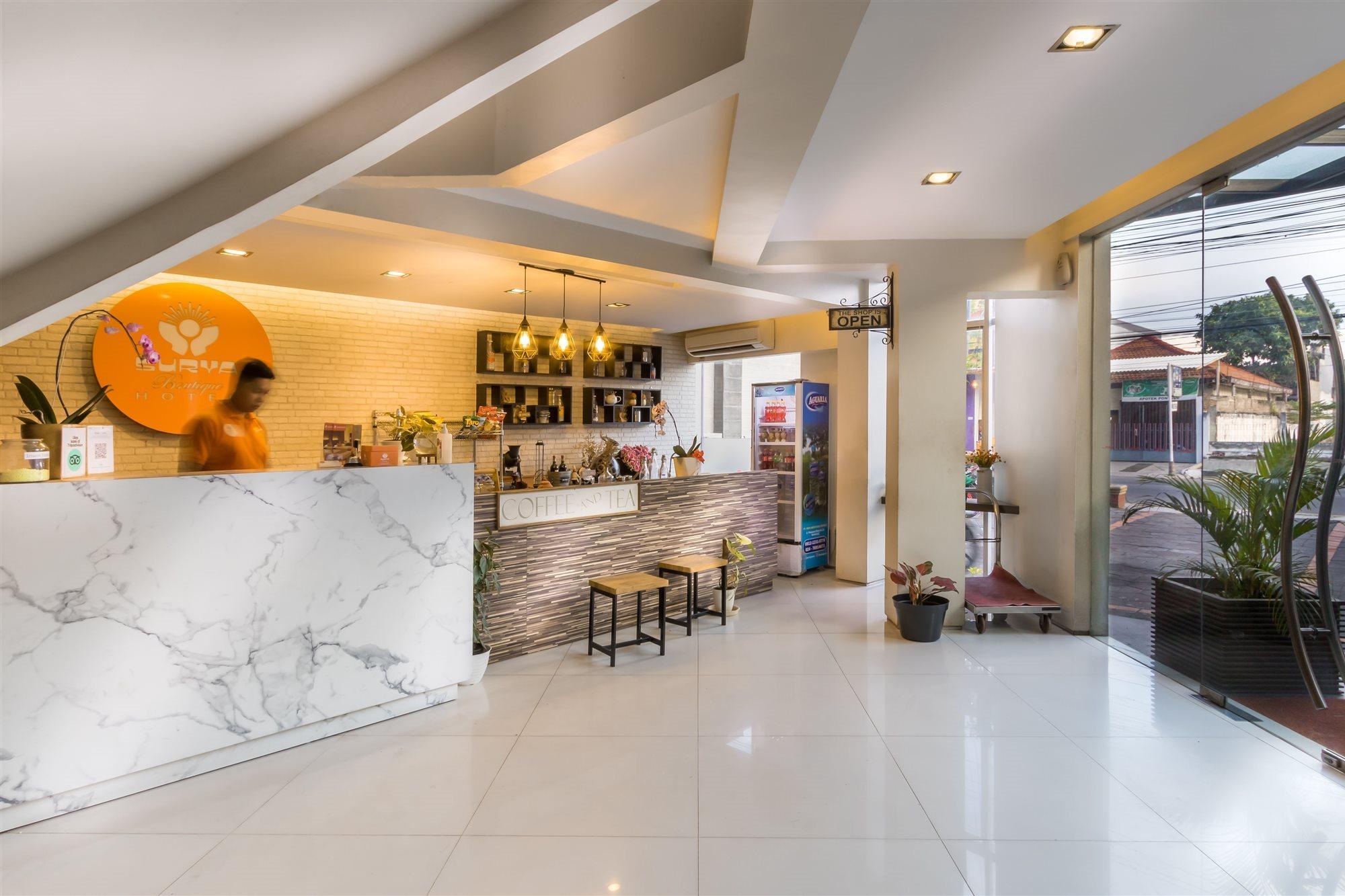 Hotel Surya 2*