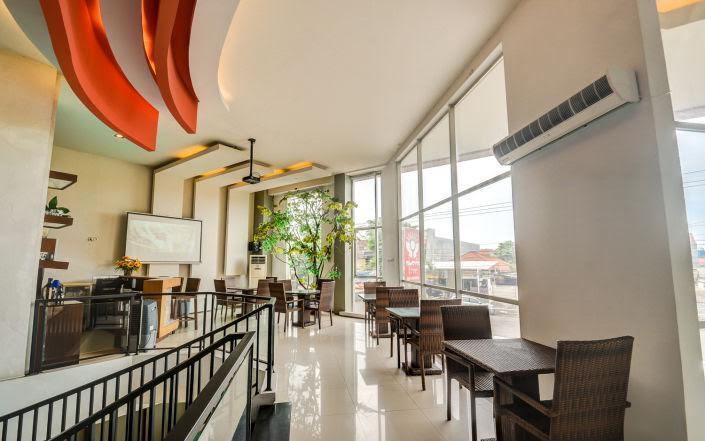 Surya Hotel 2*